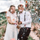 Brautpaar schießt Fotograf mit Konfetti-Kanone ab